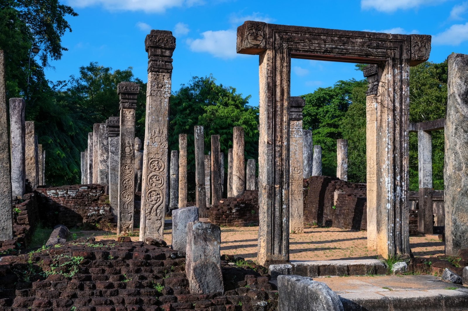 ruins-of-atadage-temple-in-polonnaruwa-in-sri-lanka